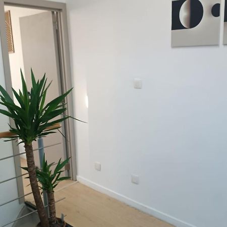 Ubuntu House - Charleroi Apartment ภายนอก รูปภาพ