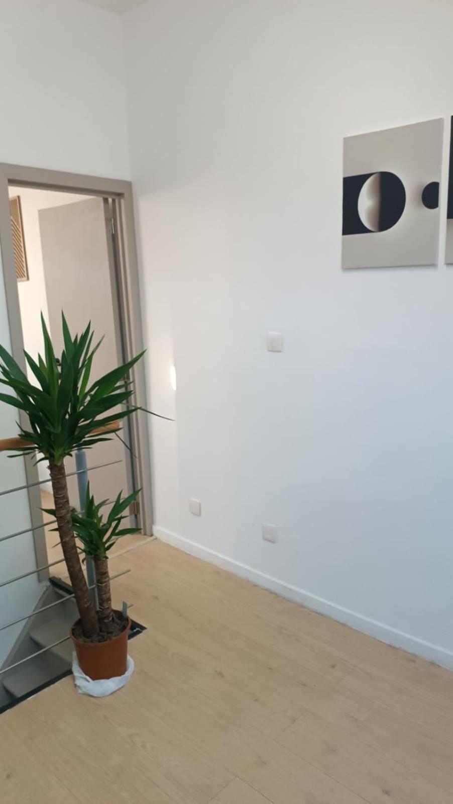 Ubuntu House - Charleroi Apartment ภายนอก รูปภาพ
