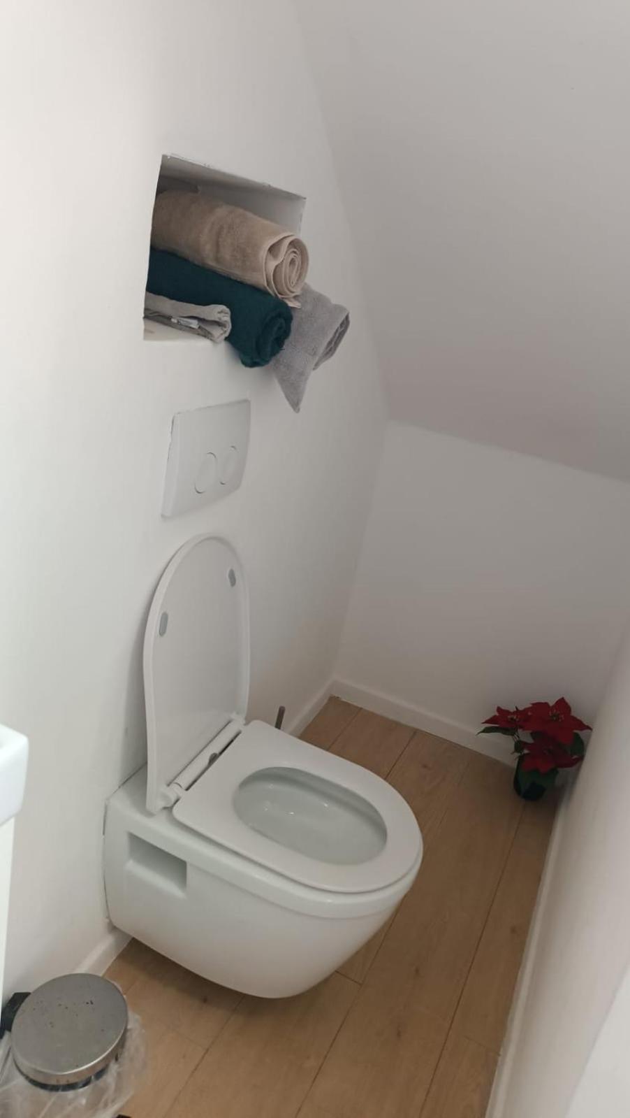 Ubuntu House - Charleroi Apartment ภายนอก รูปภาพ