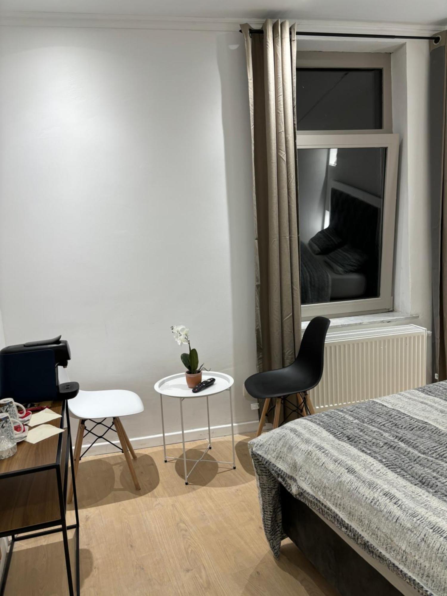 Ubuntu House - Charleroi Apartment ภายนอก รูปภาพ